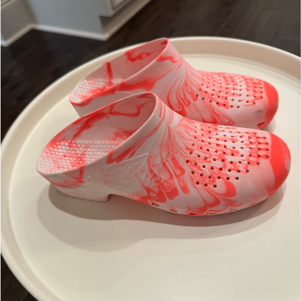 Calzuro clogs. New. Size 8.5-9.5